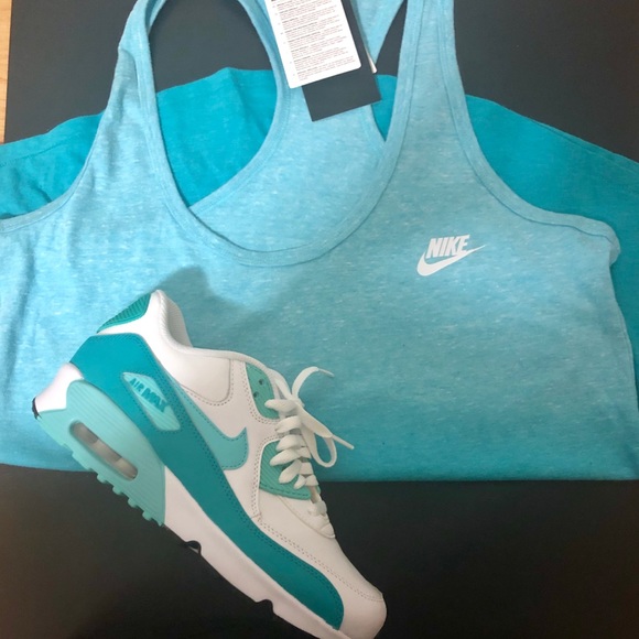 Nike Tops - ❗️NWT❗️Ladies Nike Tank, Sz Medium